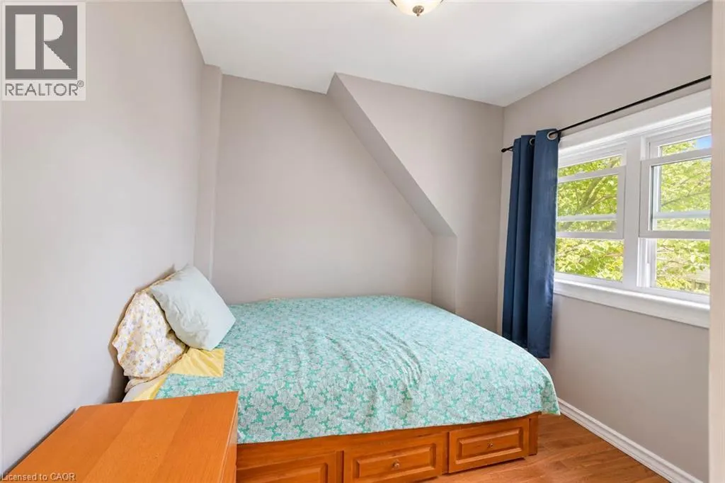 81 GLENDALE Avenue N