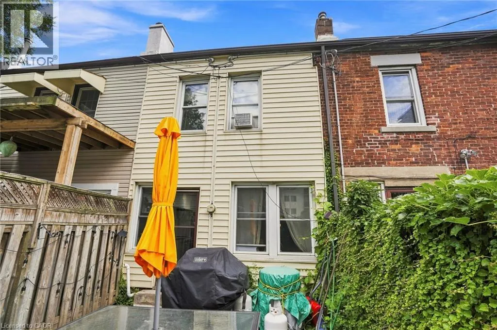 83 NAPIER Street