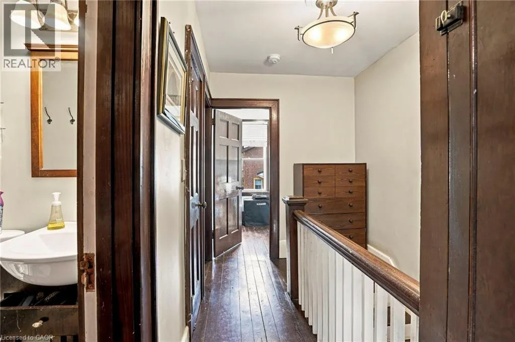 83 NAPIER Street