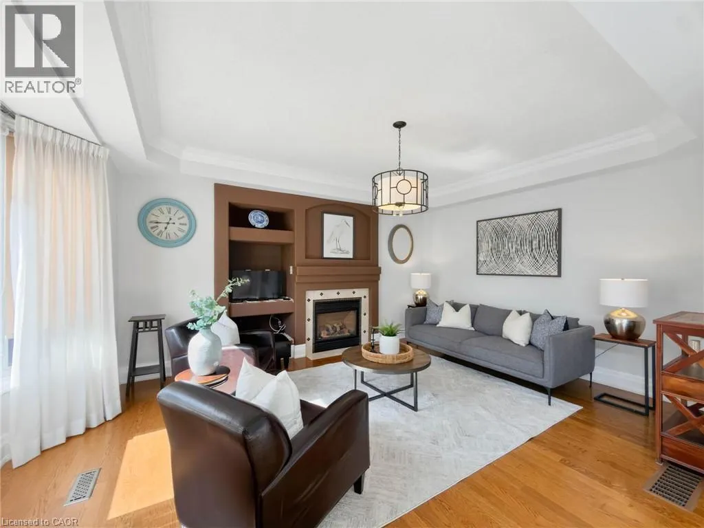 1396 THORNCREST Crescent