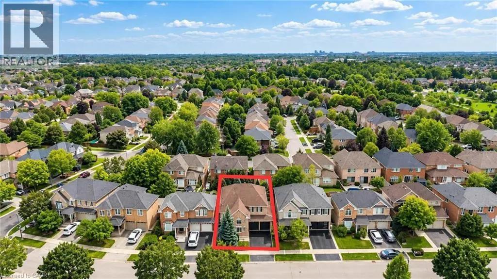 1396 THORNCREST Crescent