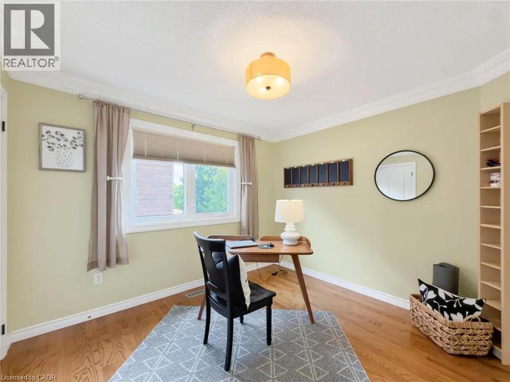 1396 THORNCREST Crescent