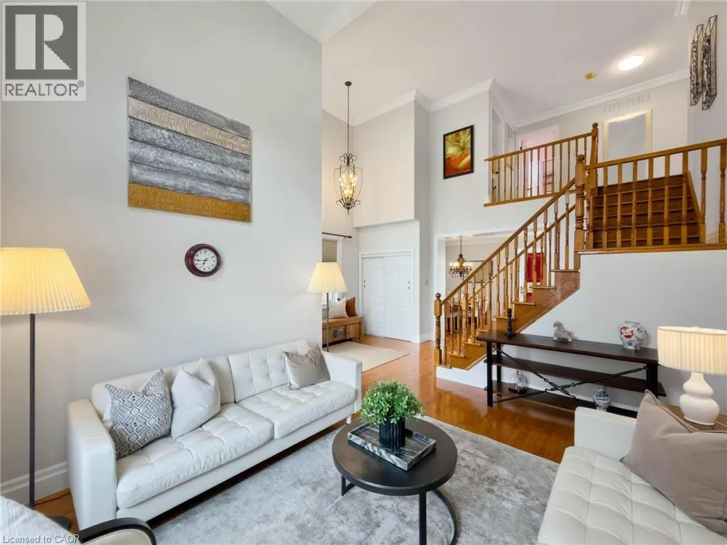 1396 THORNCREST Crescent