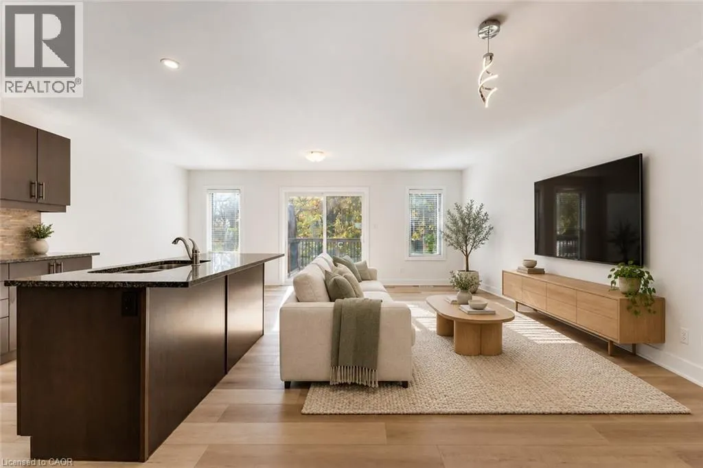 81 WOODEDGE Circle