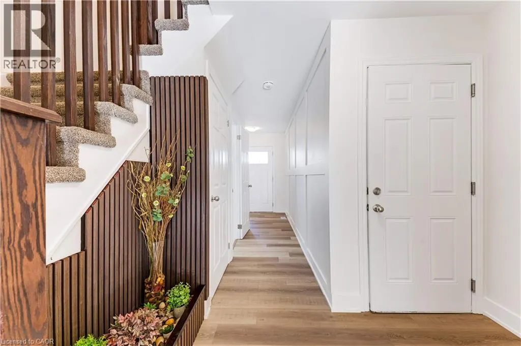 81 WOODEDGE Circle
