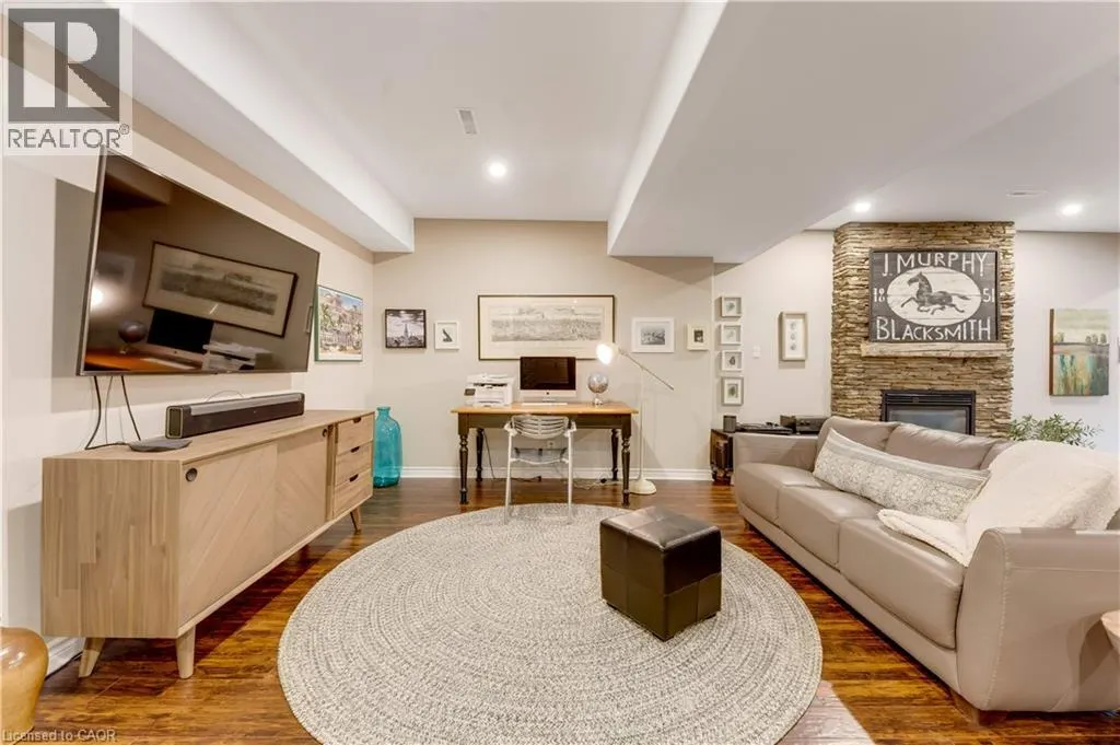 213 EDGEWATER Crescent
