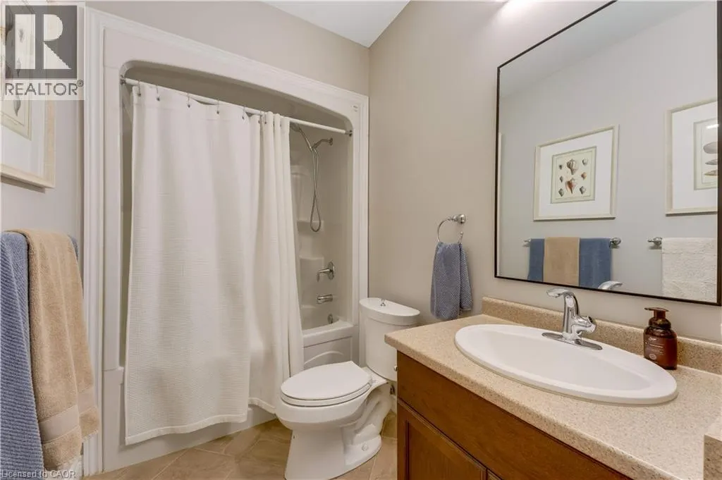 213 EDGEWATER Crescent