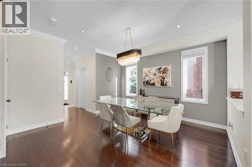 18 AUTUMN ARBOUR Road
