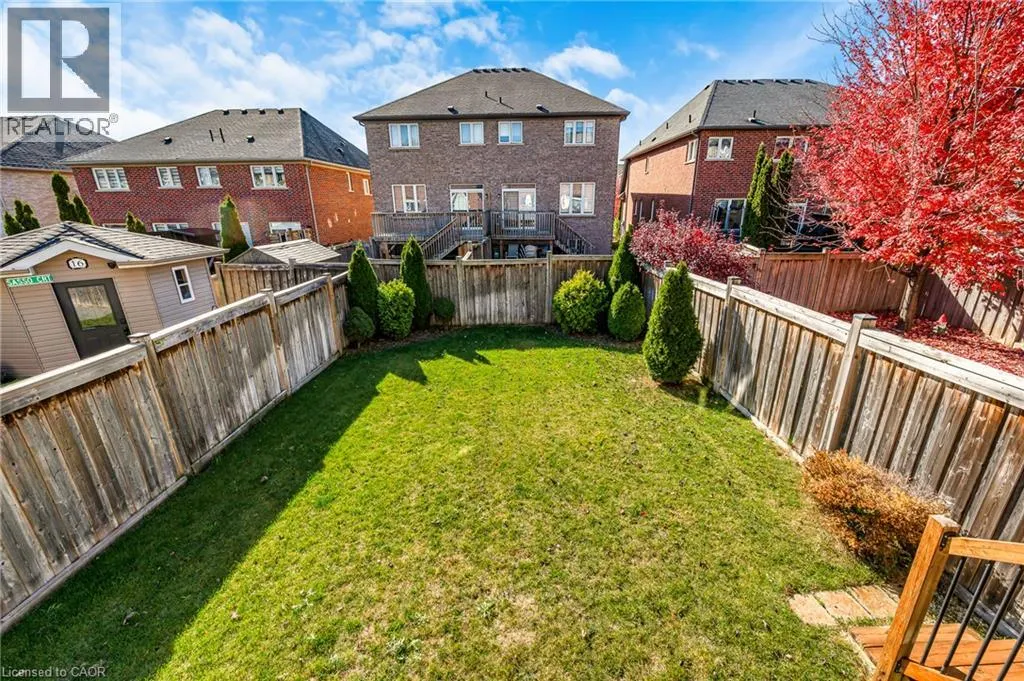 18 AUTUMN ARBOUR Road
