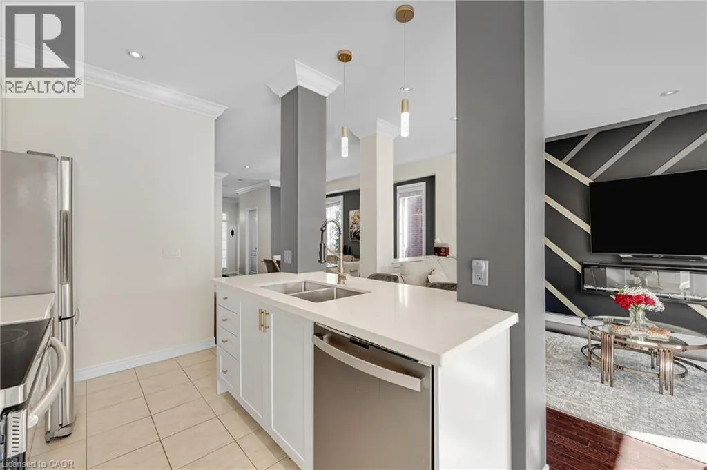 18 AUTUMN ARBOUR Road