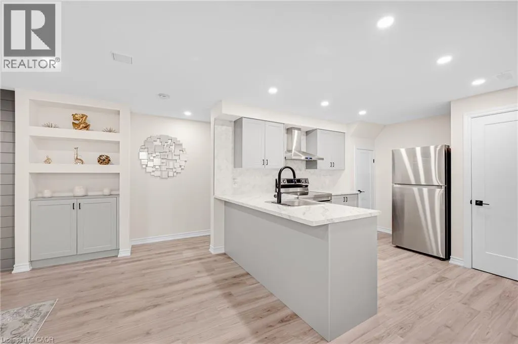 18 AUTUMN ARBOUR Road