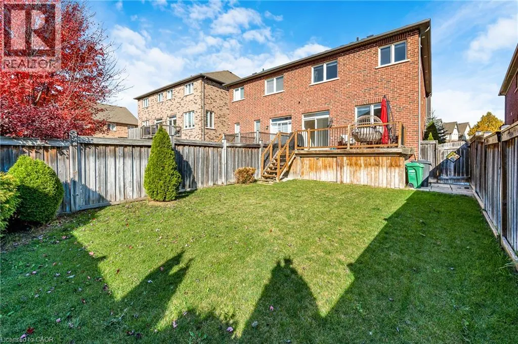 18 AUTUMN ARBOUR Road