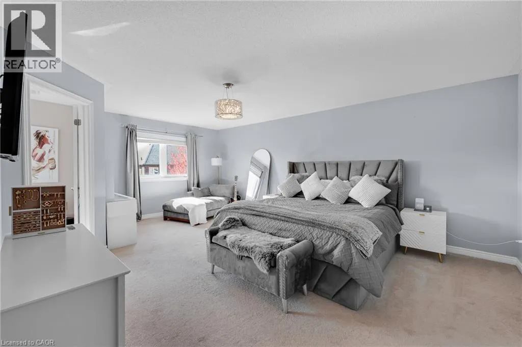 18 AUTUMN ARBOUR Road