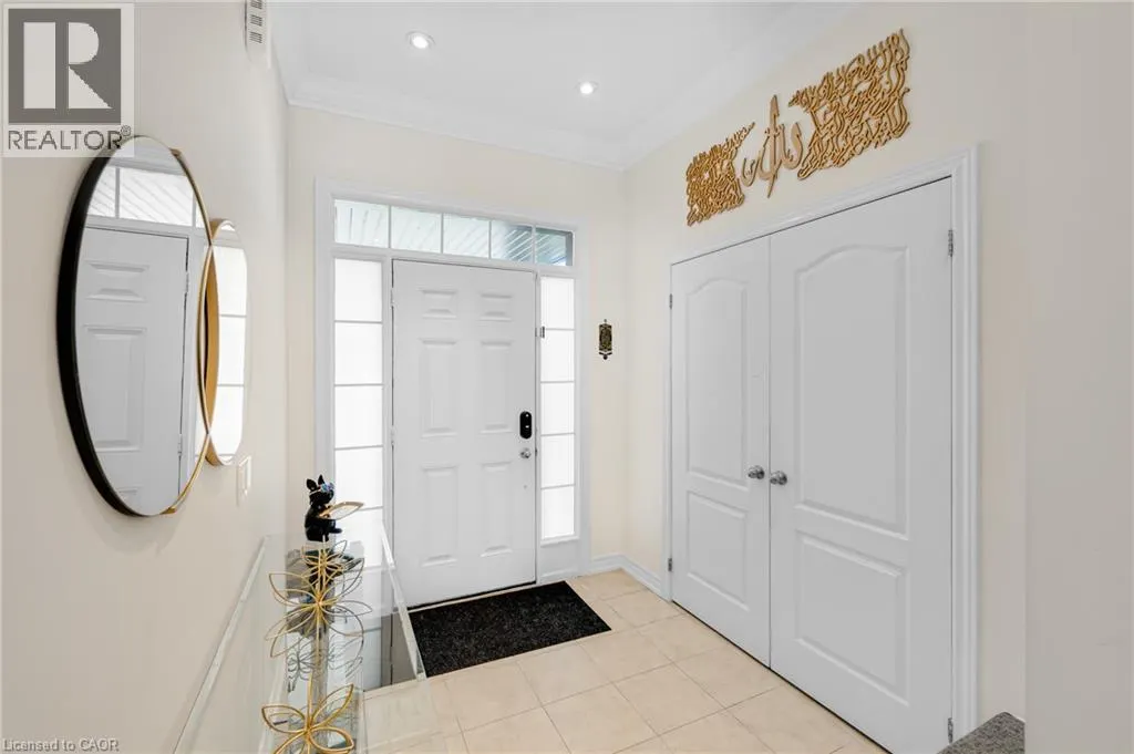 18 AUTUMN ARBOUR Road