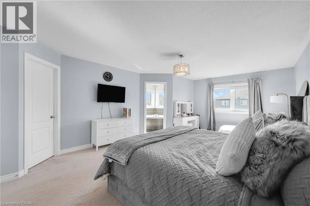 18 AUTUMN ARBOUR Road