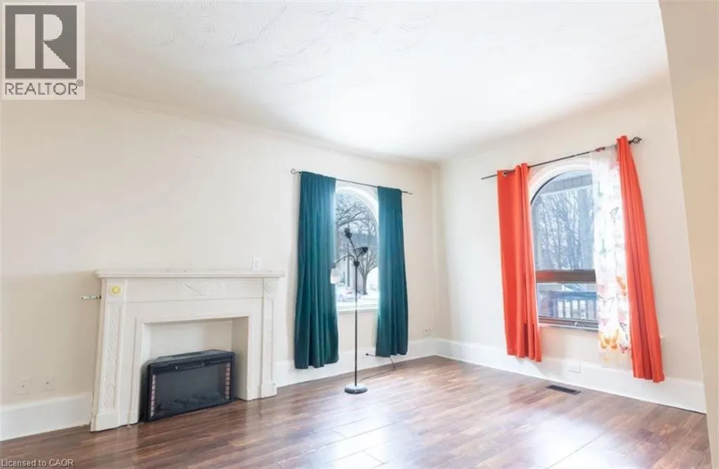 219 ERIE Avenue Unit# Main #Main