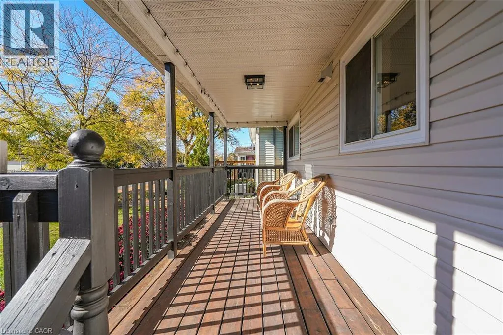 51 RUSSELL Avenue