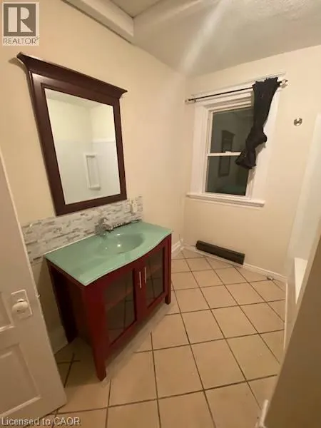 5 BRUCE Street Unit# Upper #Upper