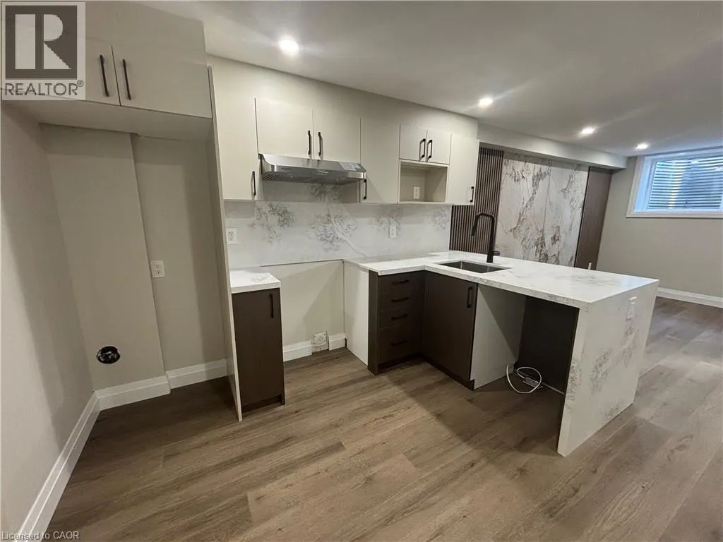 73 MARY Street Unit# 2B #2B