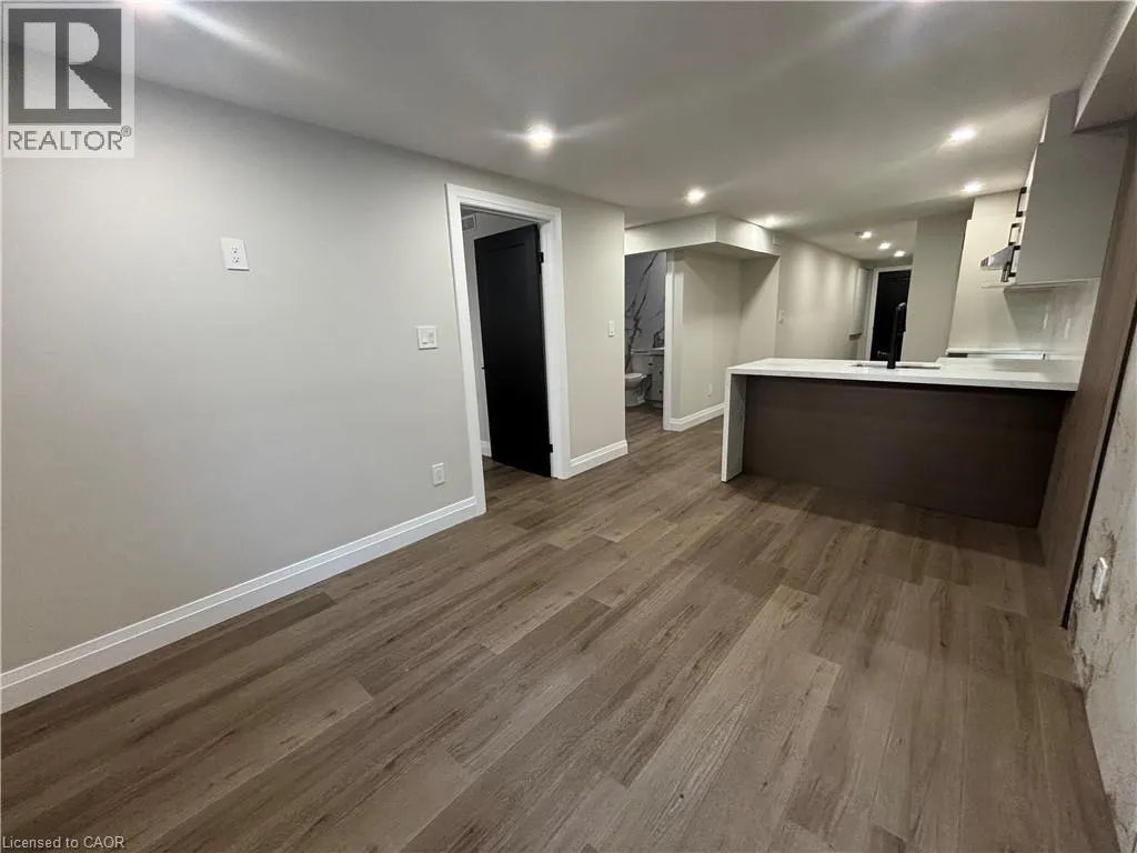 73 MARY Street Unit# 2B #2B