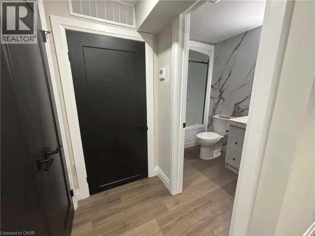73 MARY Street Unit# 2B #2B