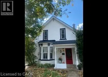 34 CHISHOLM Street