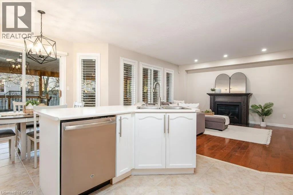 90 AUTUMN RIDGE Trail