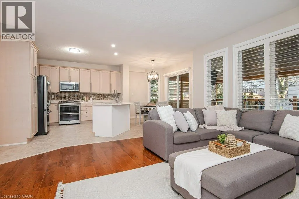 90 AUTUMN RIDGE Trail