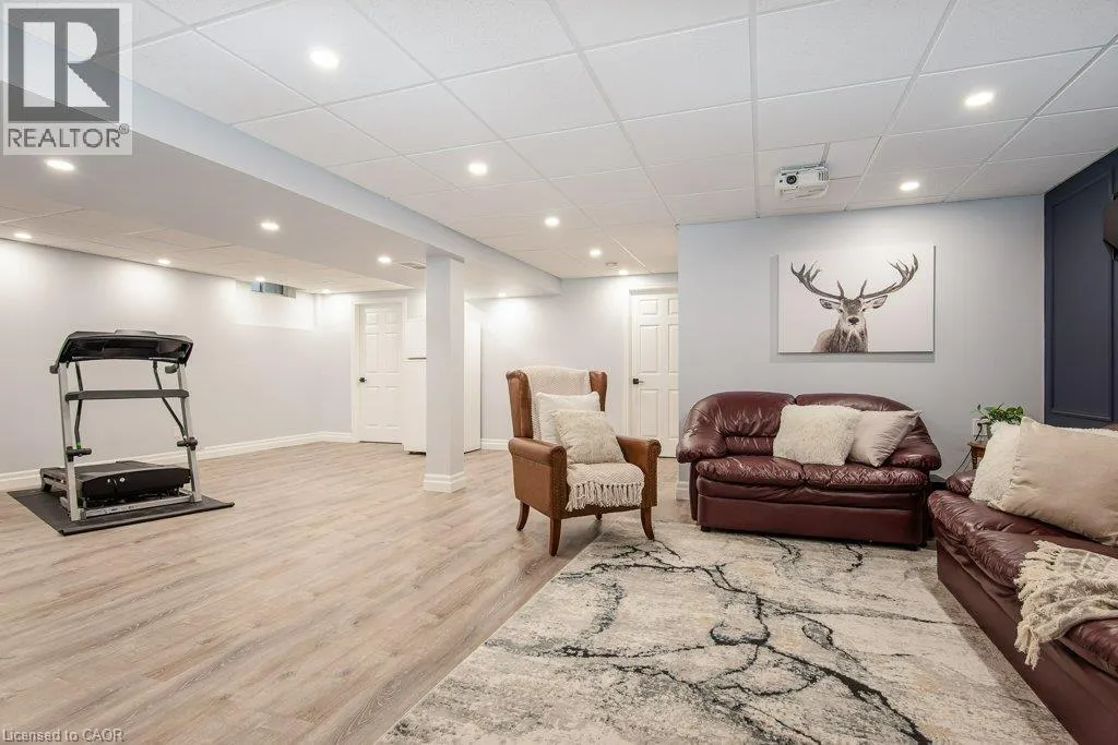90 AUTUMN RIDGE Trail