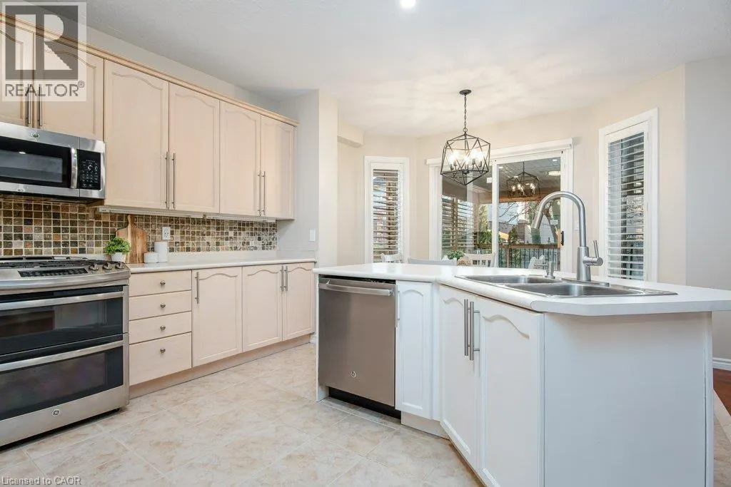 90 AUTUMN RIDGE Trail