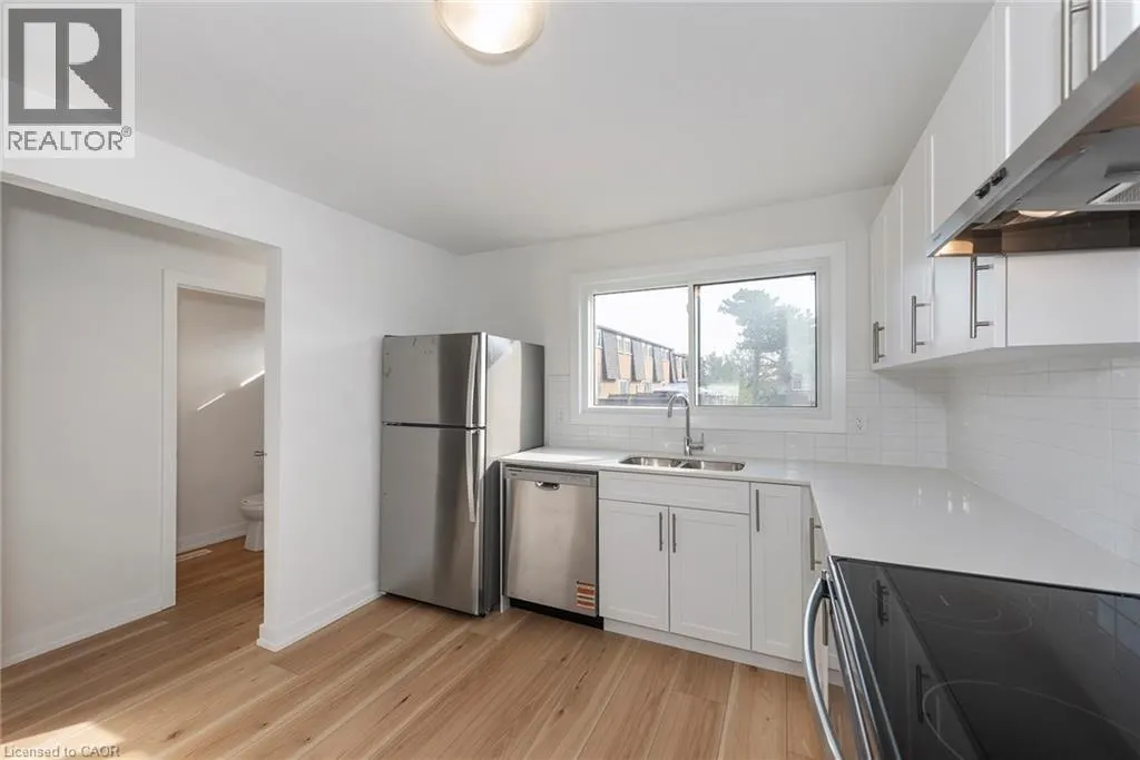 20 ANNA CAPRI Drive Unit# 4 #4