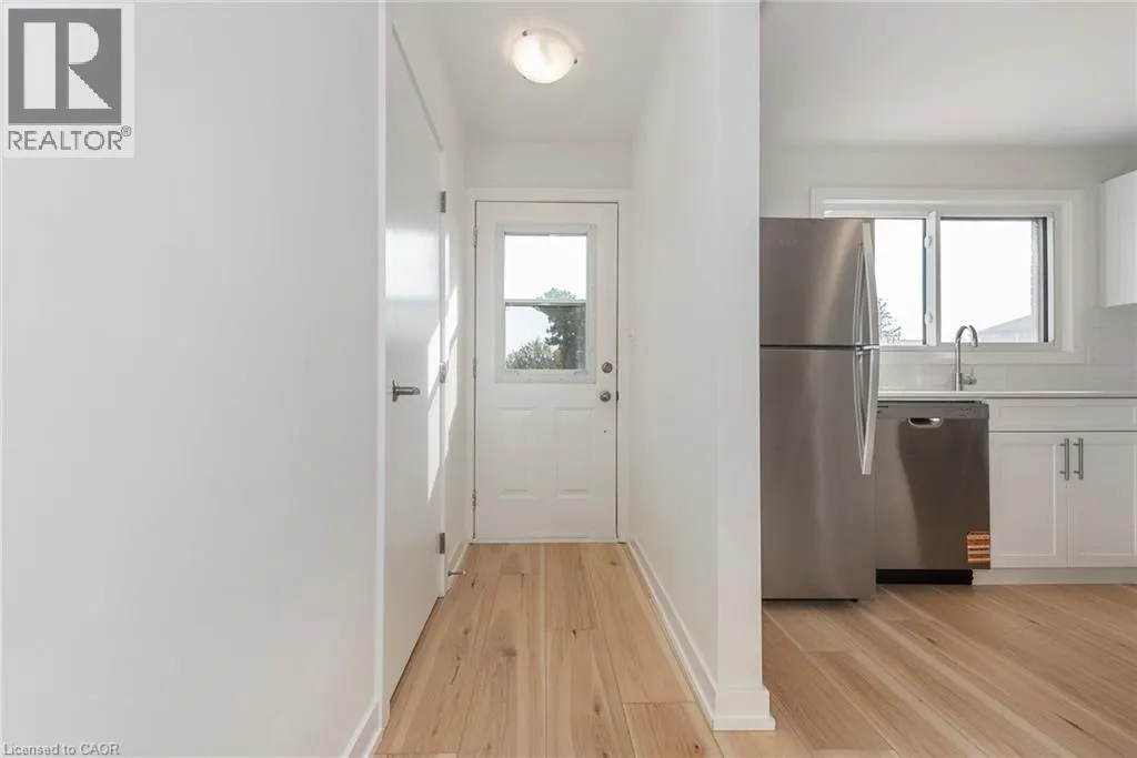 20 ANNA CAPRI Drive Unit# 4 #4