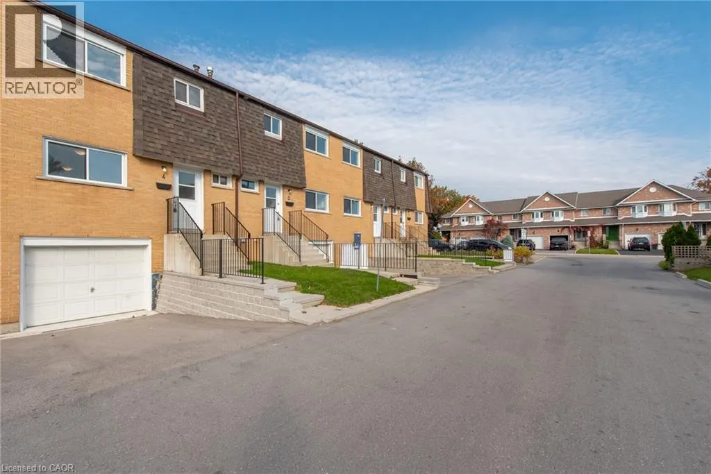 20 ANNA CAPRI Drive Unit# 4 #4