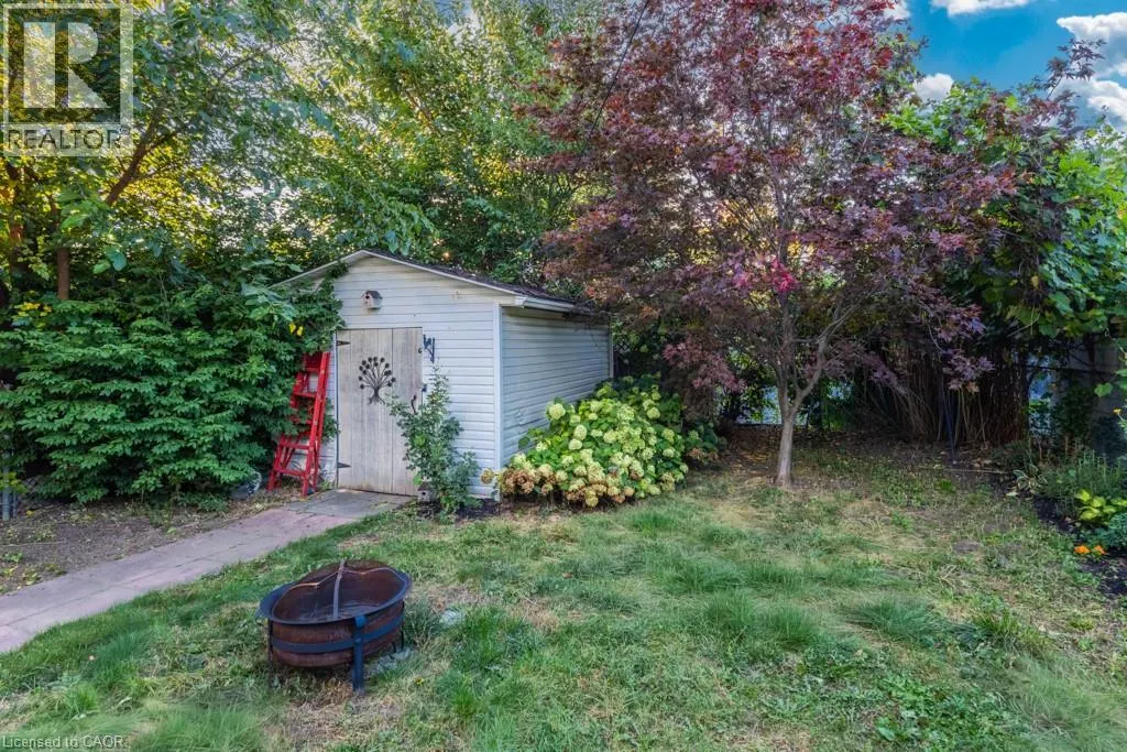 202 HUXLEY Avenue S