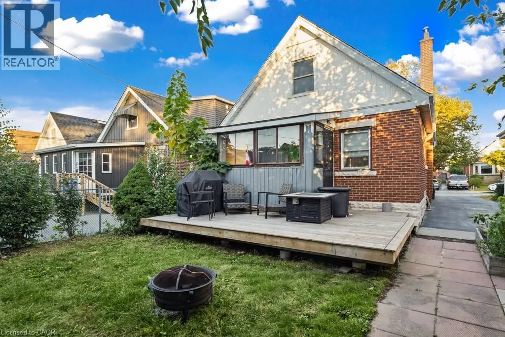 202 HUXLEY Avenue S