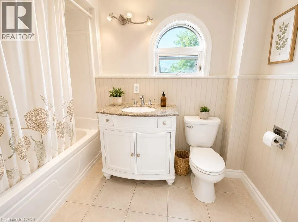 219 ERIE Avenue Unit# Upper #Upper