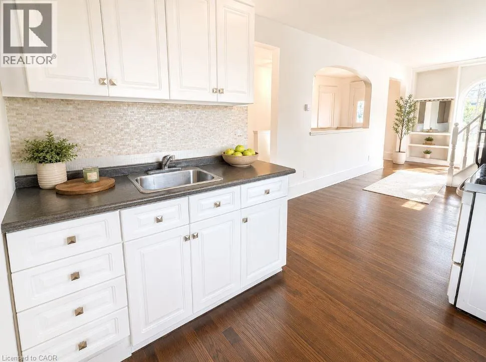 219 ERIE Avenue Unit# Upper #Upper
