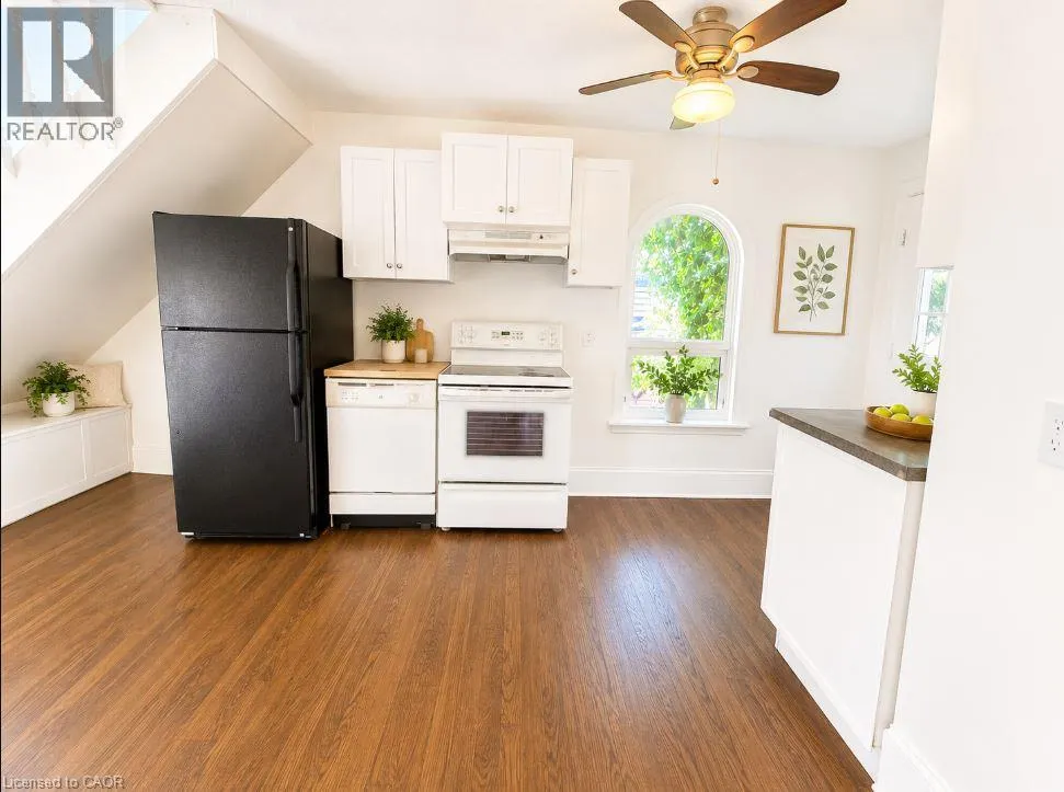 219 ERIE Avenue Unit# Upper #Upper