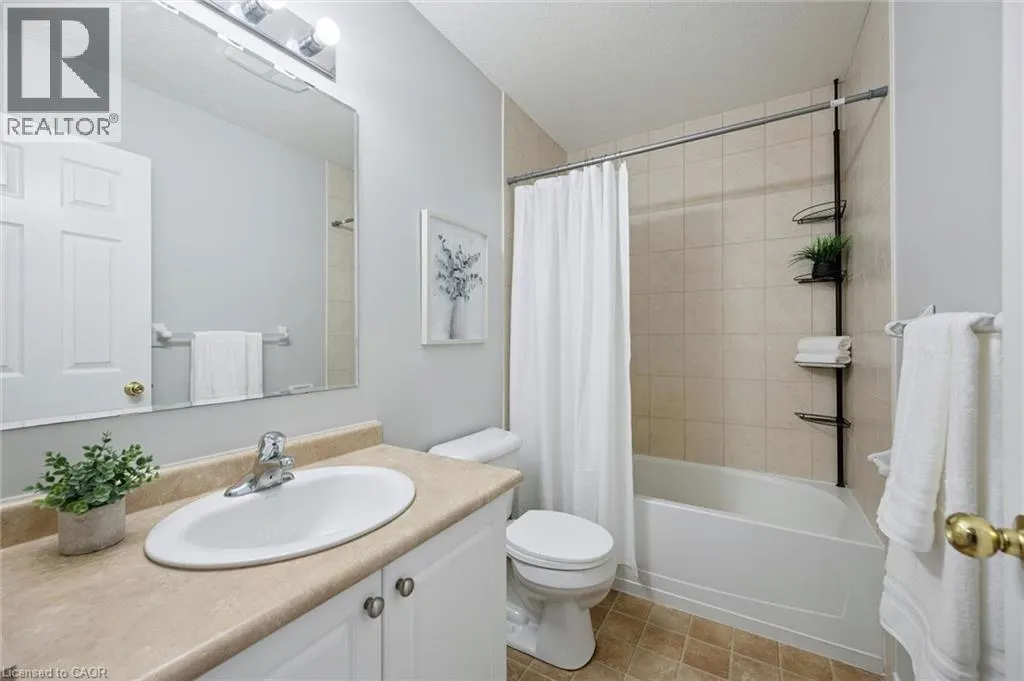 137 HIGHLAND Crescent