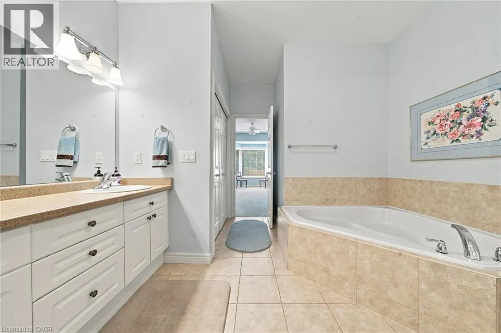 500 LAKEVIEW Drive Unit# 9 #9