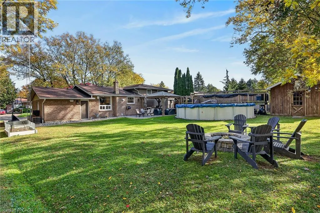 2 PARKDALE Crescent