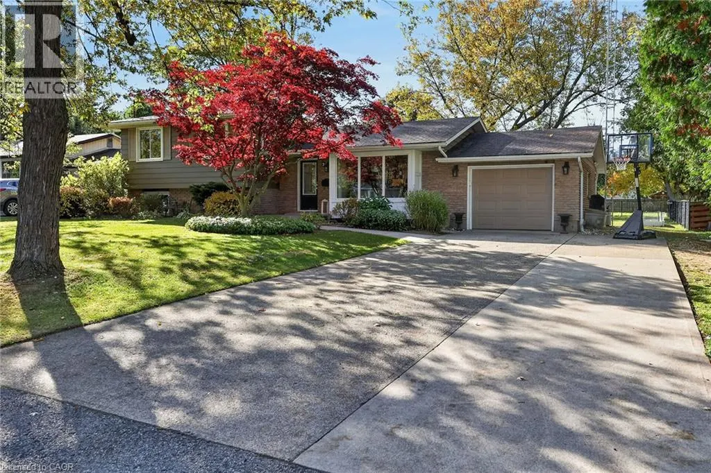 2 PARKDALE Crescent