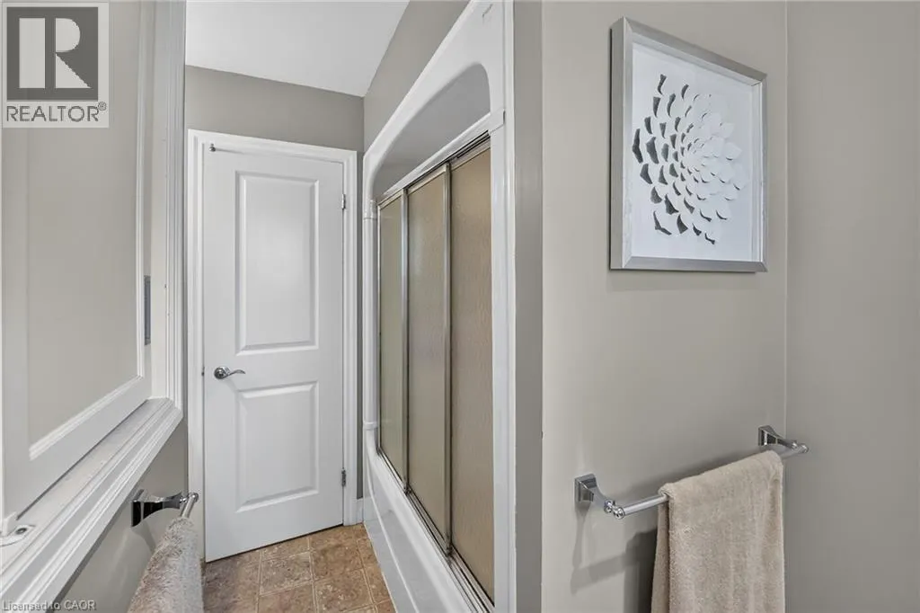 2 PARKDALE Crescent