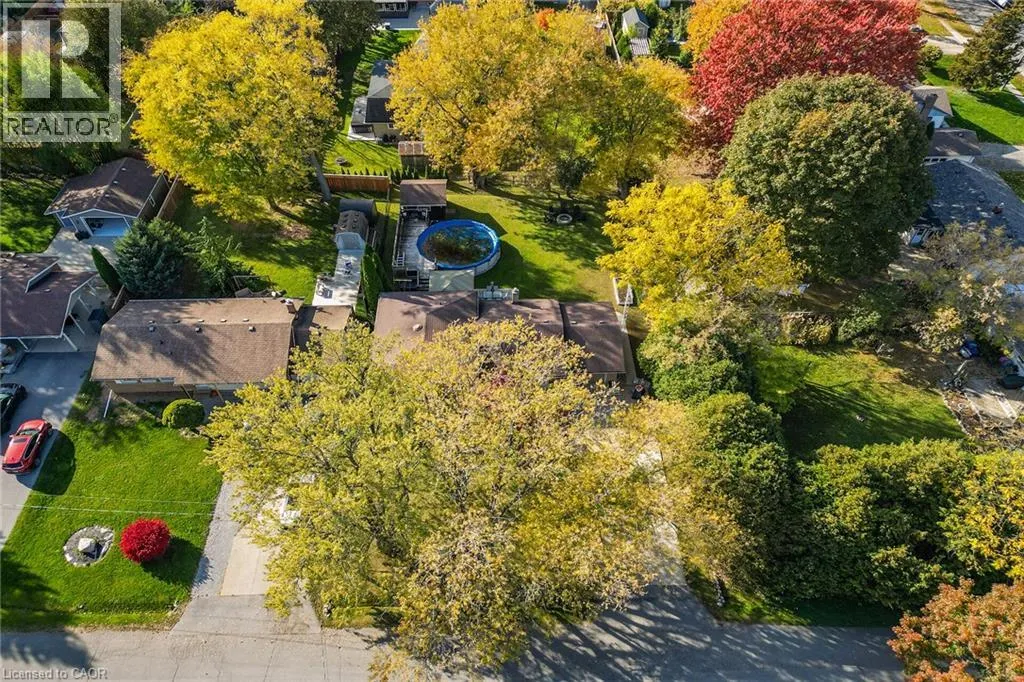 2 PARKDALE Crescent