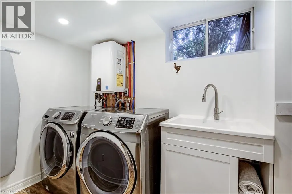 2228 CLARENDON PARK Drive