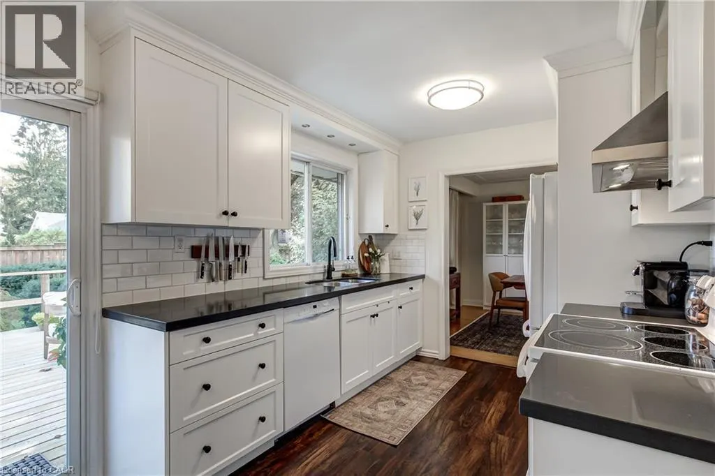 2228 CLARENDON PARK Drive