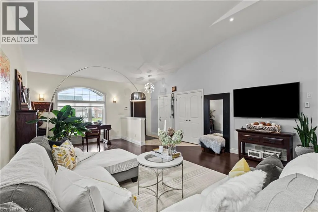 9147 HENDERSHOT Boulevard