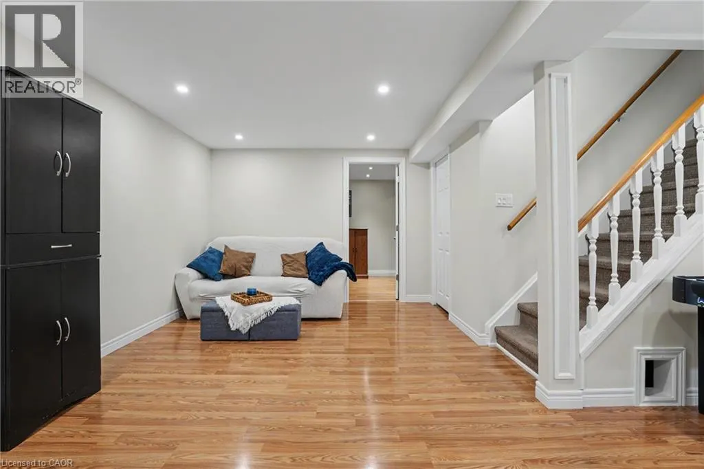 103 GLENASHTON Drive