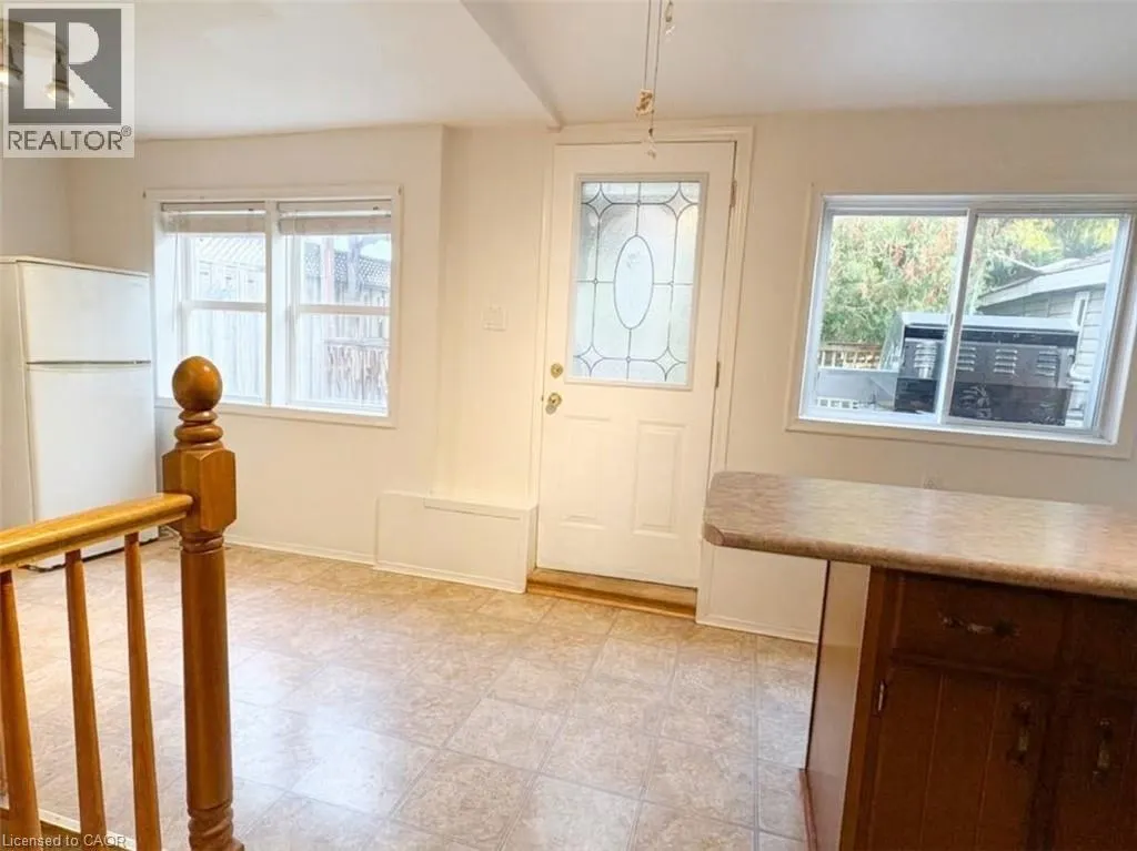 42 EMERY Street W