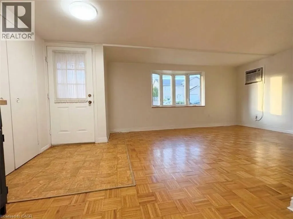 42 EMERY Street W